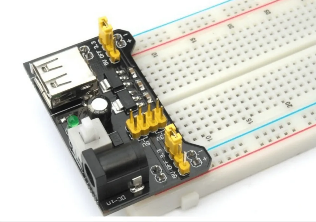 Fuente-de-Alimentación-para-Protoboard-3.3V-y-5V-0.webp